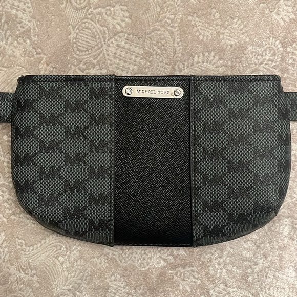Brand New Michael Kors Black Zippered Belt Bag Fanny Pack w/ Silver Tone Accents main image 14